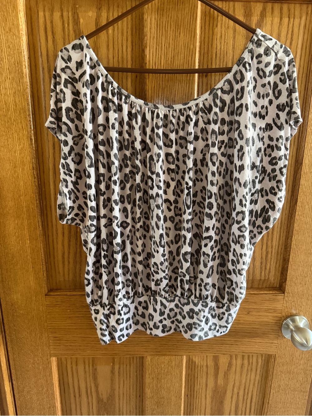 Leopard Print Off-Shoulder Blouson Top in Gray xl